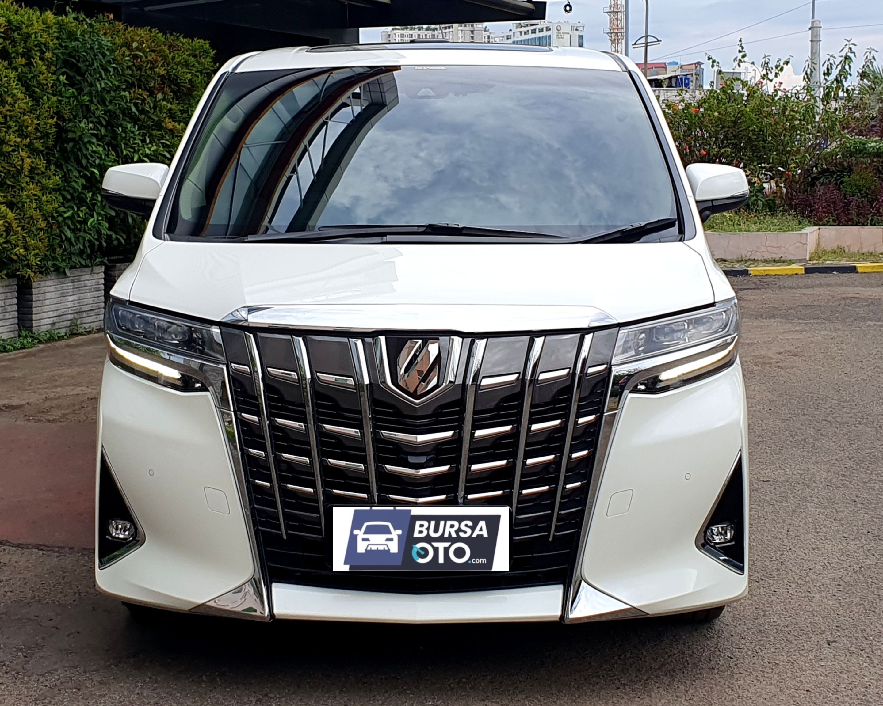 2023 Toyota Alphard Bekas 2023 Toyota Alphard Bekas