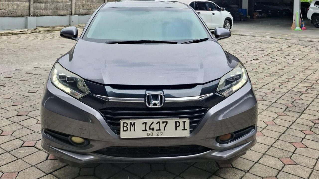 Second Hand 2017 Honda HRV  1.8 PRESTIGE TWOTONE Second Hand 2017 Honda HRV  1.8 PRESTIGE TWOTONE