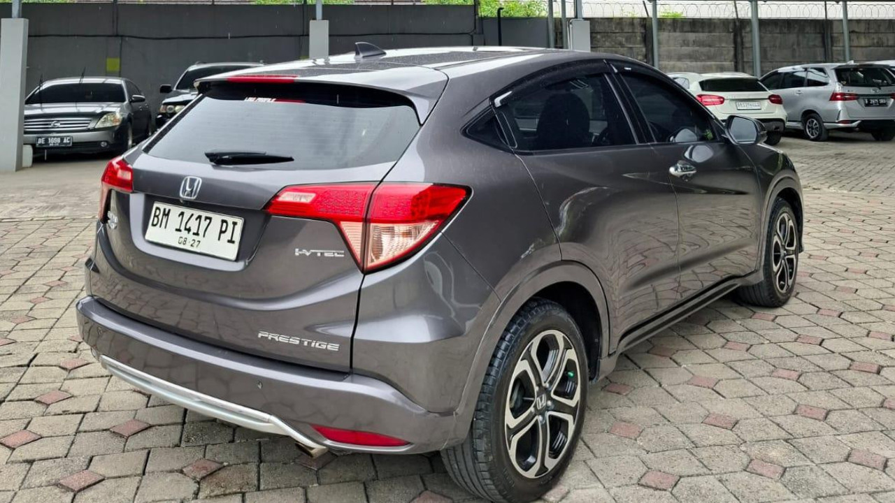 2017 Honda HRV  1.8 PRESTIGE TWOTONE 2017 Honda HRV  1.8 PRESTIGE TWOTONE