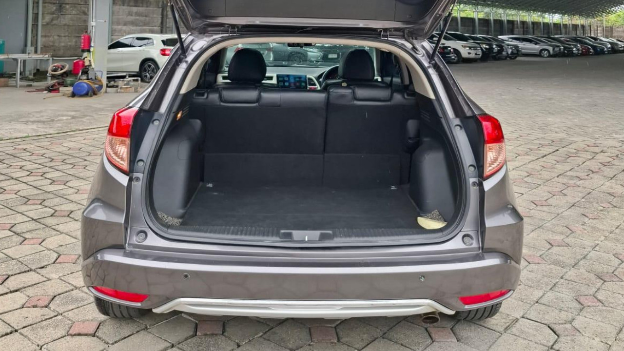 2017 Honda HRV  1.8 PRESTIGE TWOTONE 2017 Honda HRV  1.8 PRESTIGE TWOTONE