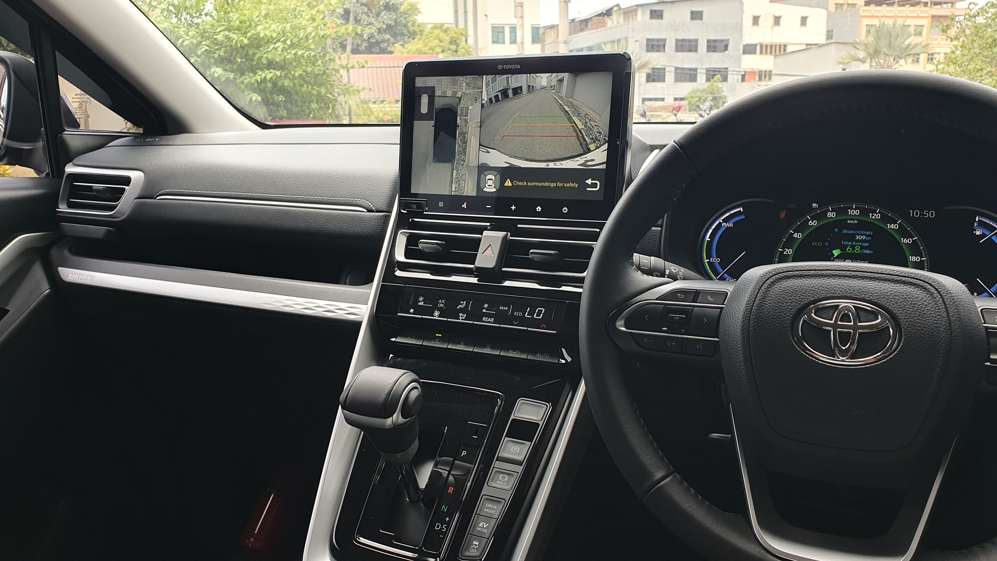 2024 Toyota Kijang Innova Zenix Hybrid EV 2024 Toyota Kijang Innova Zenix Hybrid EV