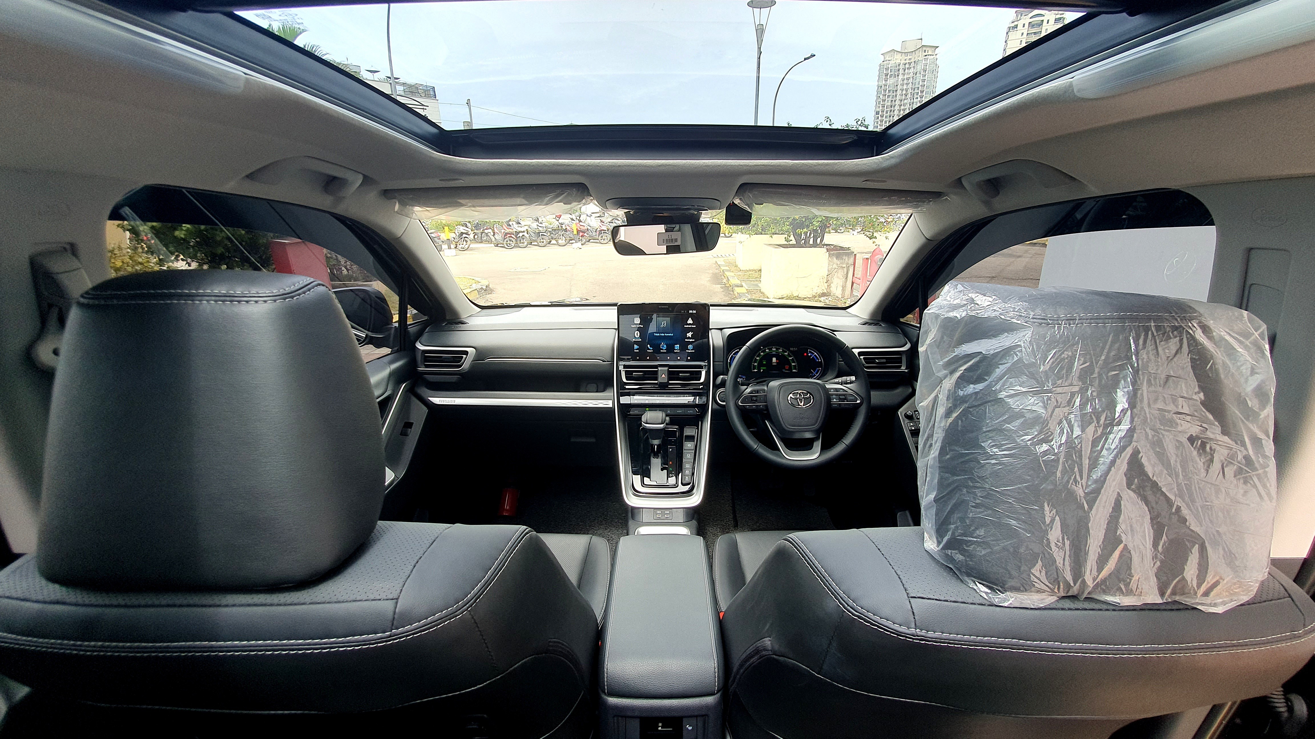 2024 Toyota Kijang Innova Zenix Hybrid EV 2024 Toyota Kijang Innova Zenix Hybrid EV