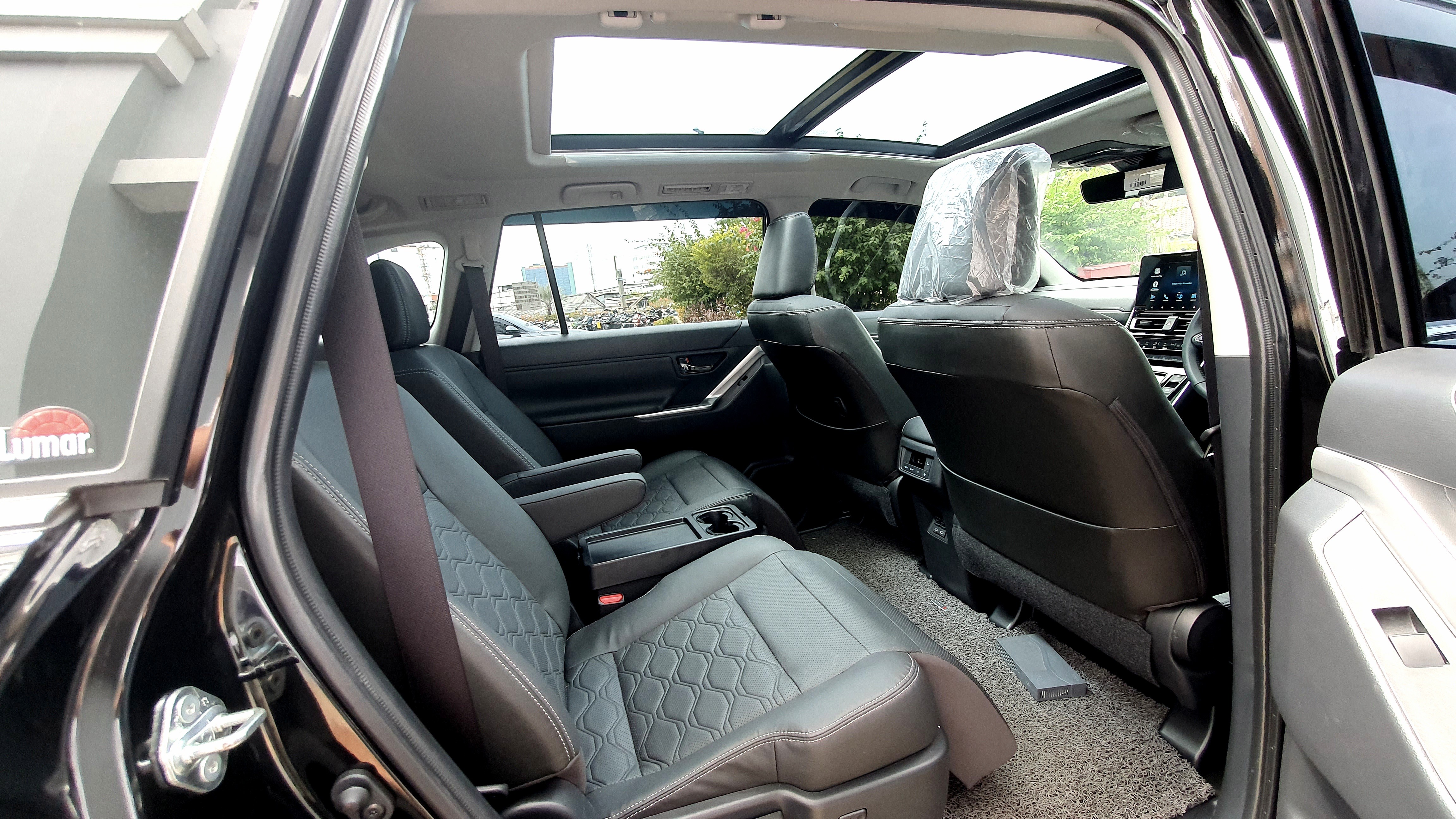 2024 Toyota Kijang Innova Zenix Hybrid EV 2024 Toyota Kijang Innova Zenix Hybrid EV