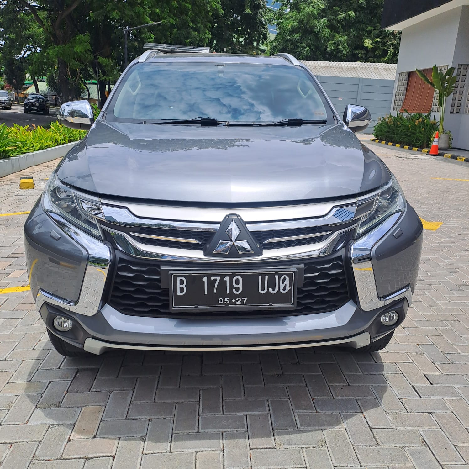 2017 Mitsubishi Pajero Sport  Dakar 4x2 AT