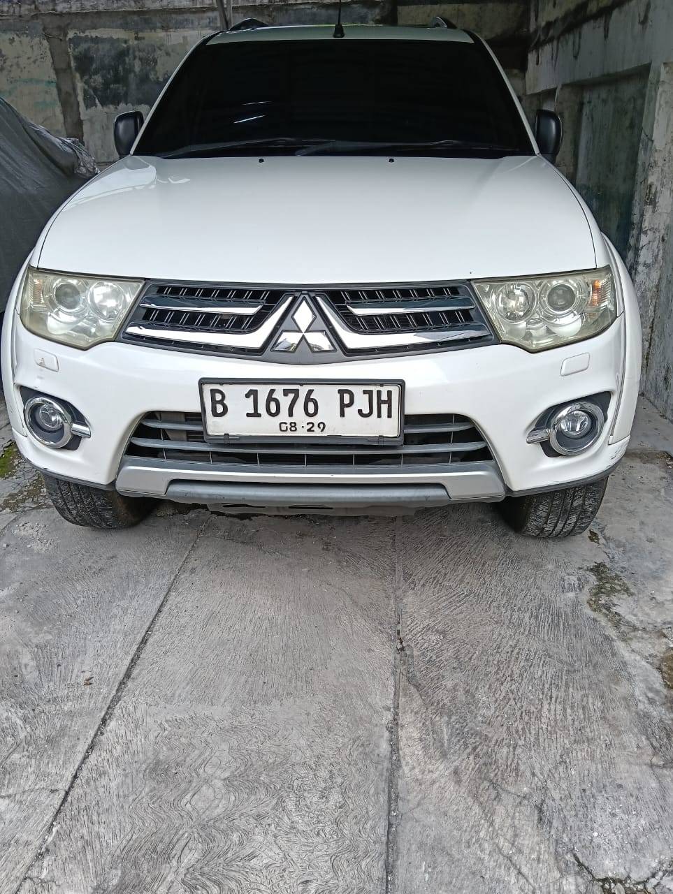 Second Hand 2014 Mitsubishi Pajero Sport  2.4L Dakar 4x2 Rockford AT Second Hand 2014 Mitsubishi Pajero Sport  2.4L Dakar 4x2 Rockford AT