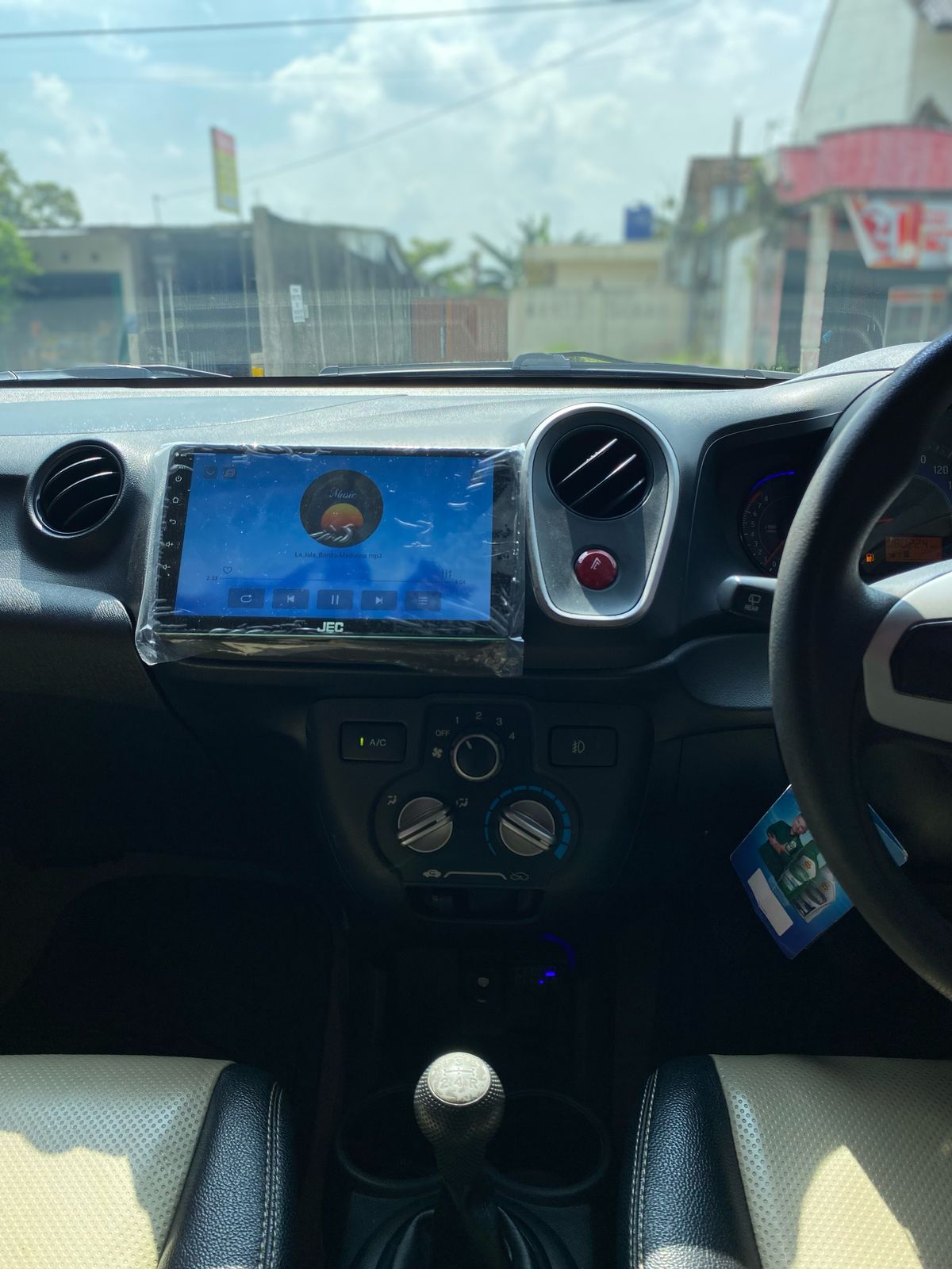 2014 Honda Mobilio  E  MT 2014 Honda Mobilio  E  MT