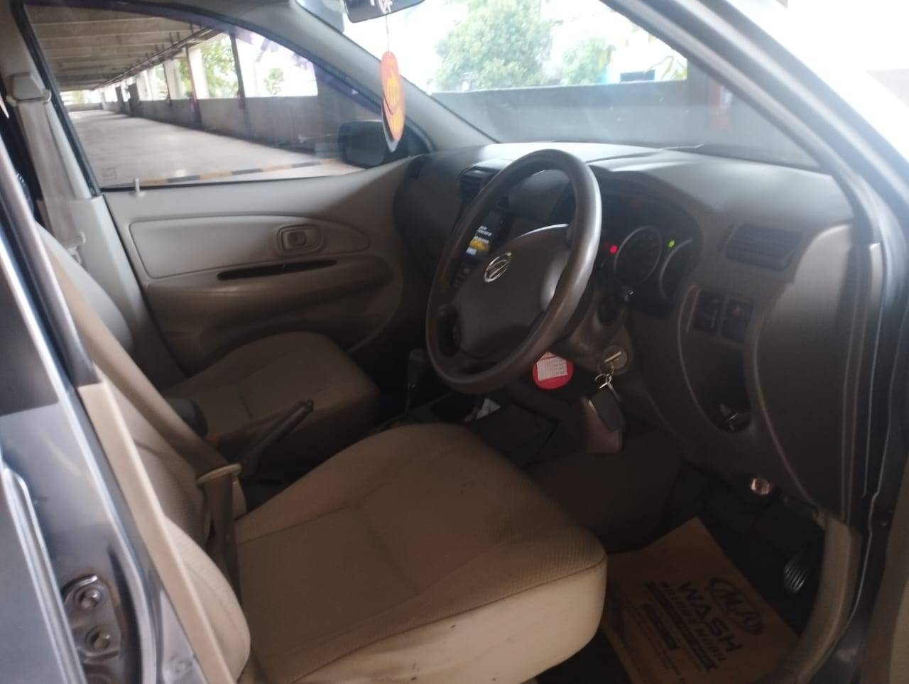 2009 Daihatsu Xenia 1.3 R CVT 2009 Daihatsu Xenia 1.3 R CVT