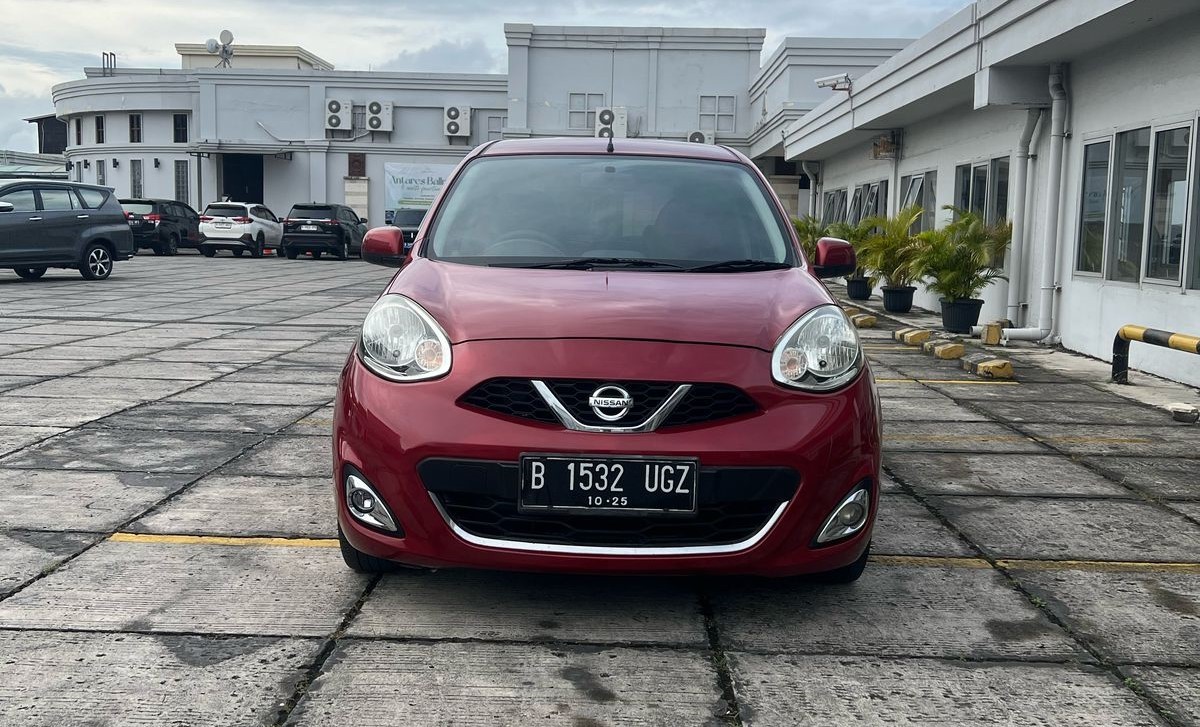 Second Hand 2015 Nissan March Second Hand 2015 Nissan March
