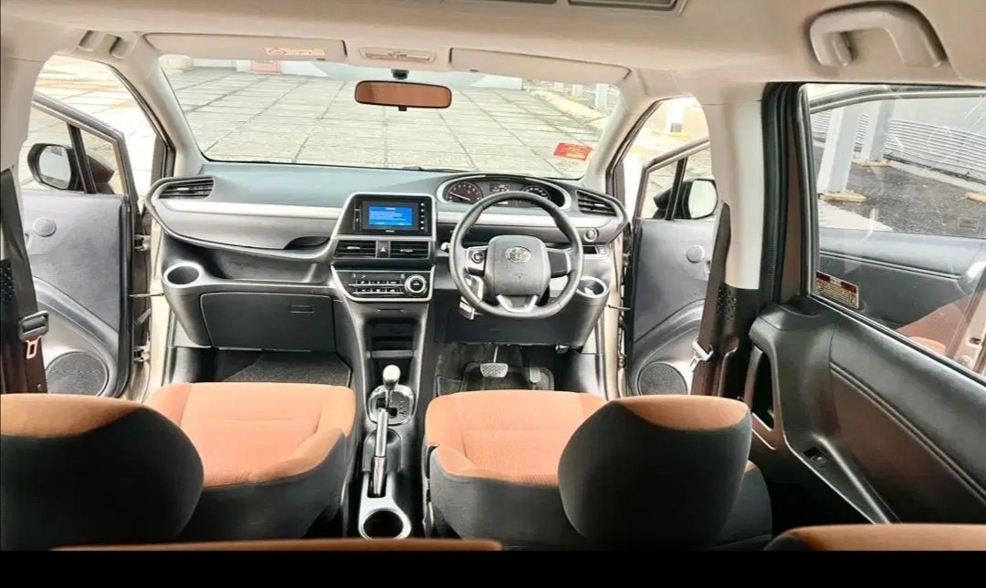2017 Toyota Sienta 2017 Toyota Sienta