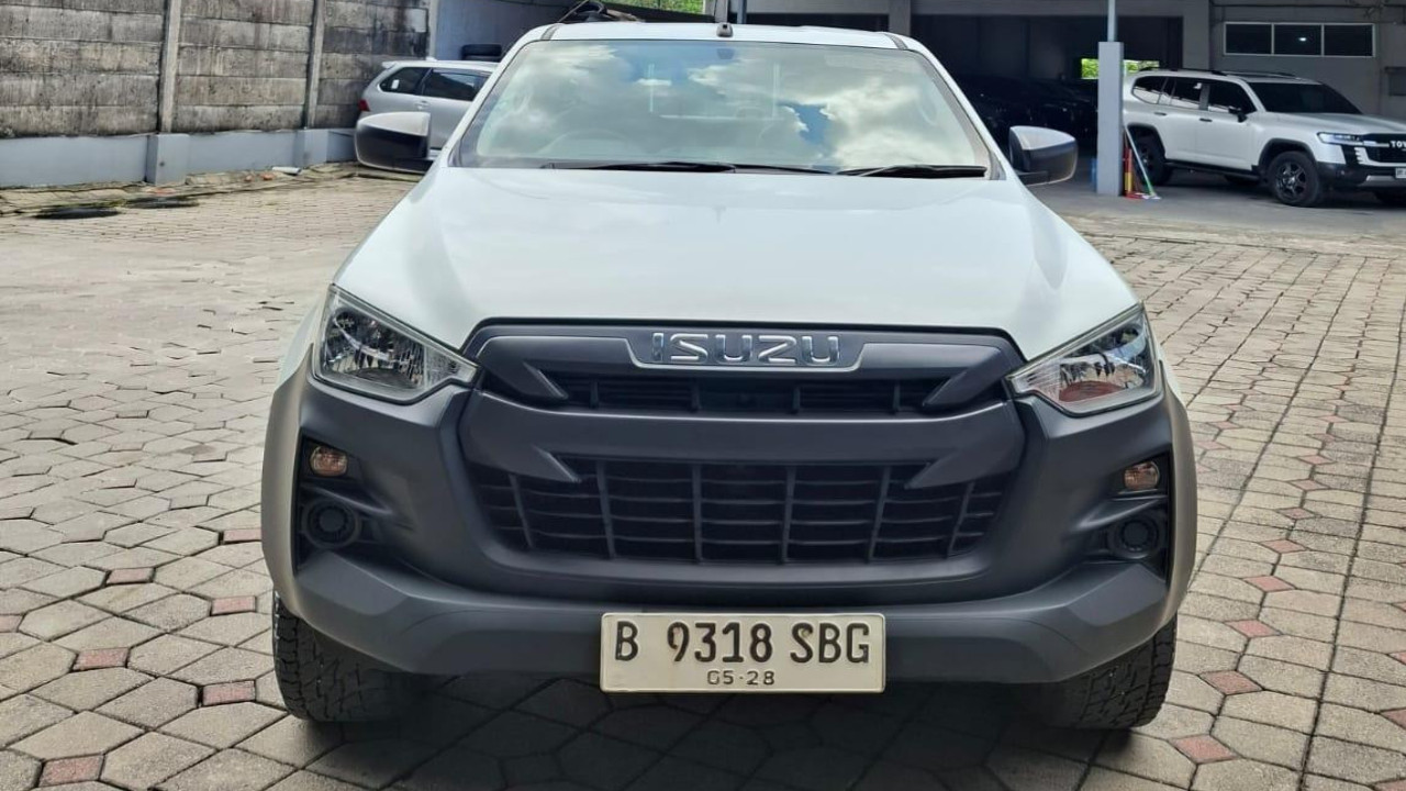 2022 Isuzu D Max DC MT Bekas 2022 Isuzu D Max DC MT Bekas