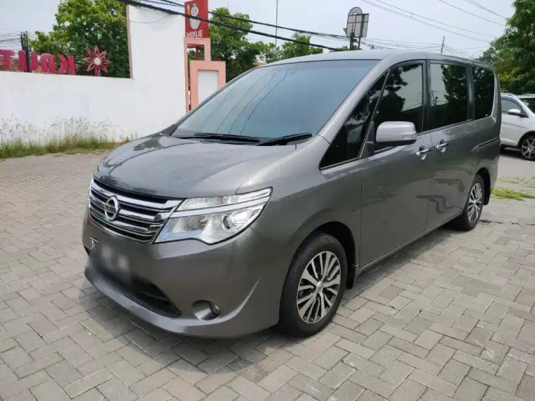 2017 Nissan Serena  2.0 X 2017 Nissan Serena  2.0 X