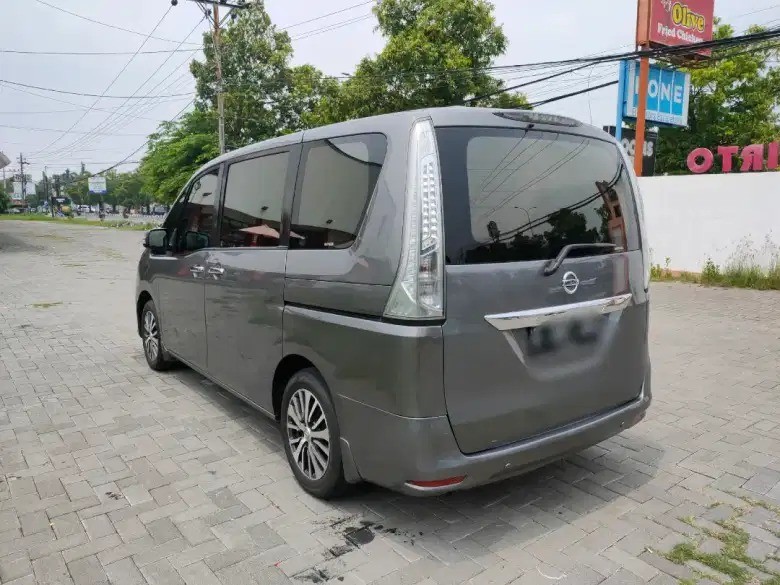 2017 Nissan Serena  2.0 X 2017 Nissan Serena  2.0 X
