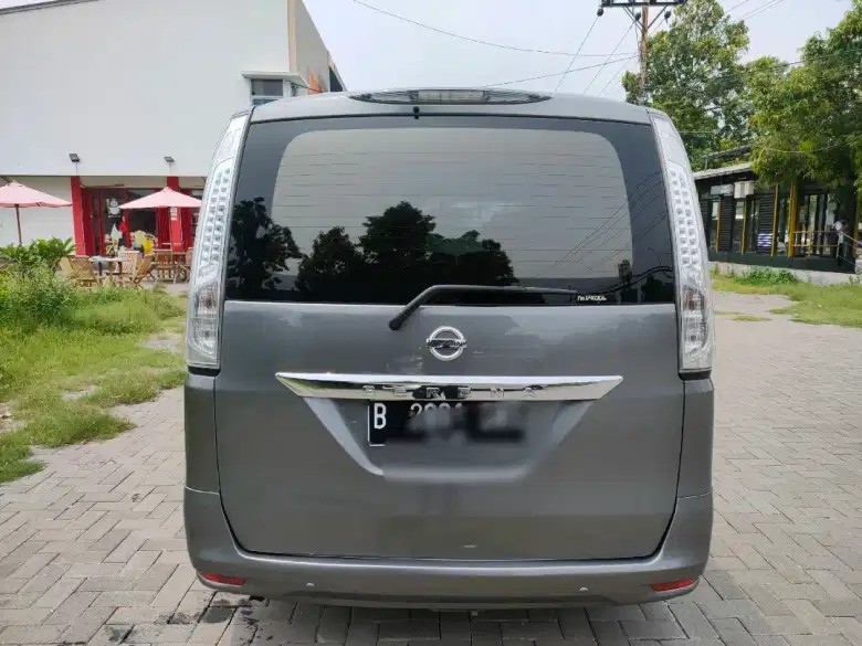 2017 Nissan Serena  2.0 X 2017 Nissan Serena  2.0 X
