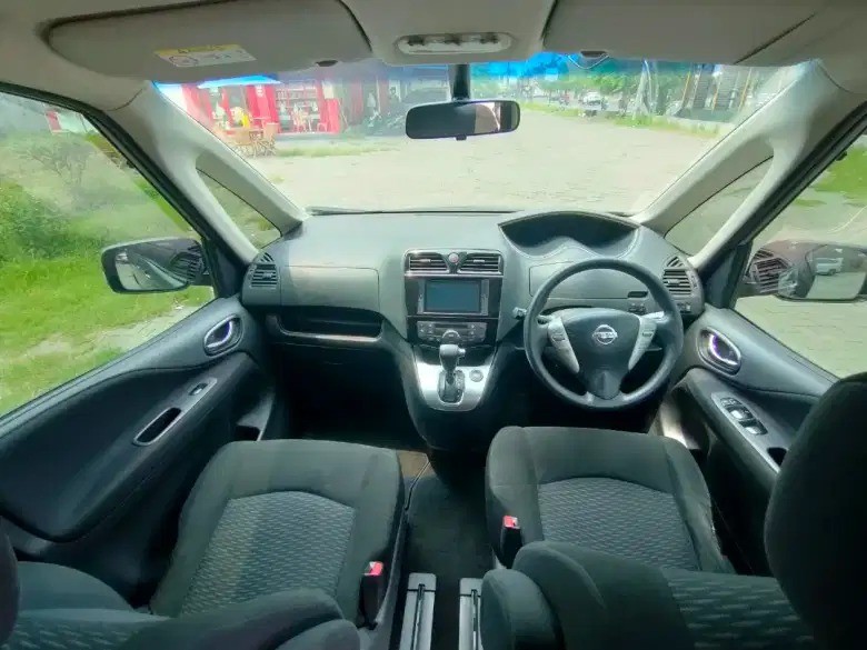 2017 Nissan Serena  2.0 X 2017 Nissan Serena  2.0 X