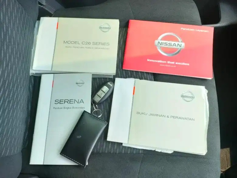 2017 Nissan Serena  2.0 X 2017 Nissan Serena  2.0 X