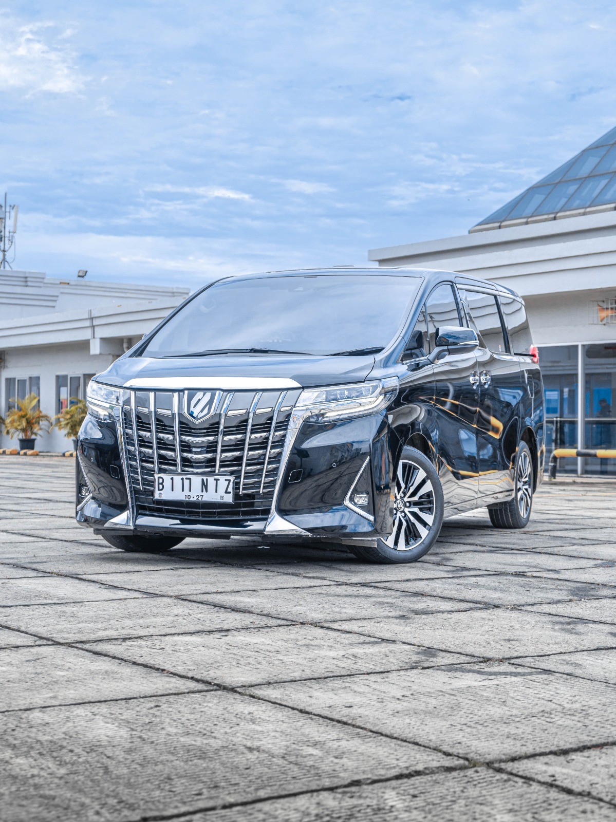 Second Hand 2022 Toyota Alphard Second Hand 2022 Toyota Alphard