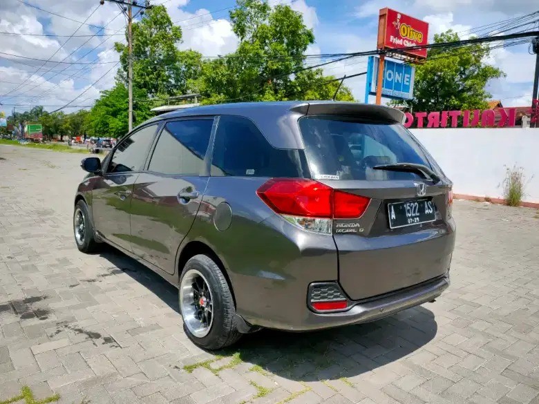 2015 Honda Mobilio  E  MT 2015 Honda Mobilio  E  MT