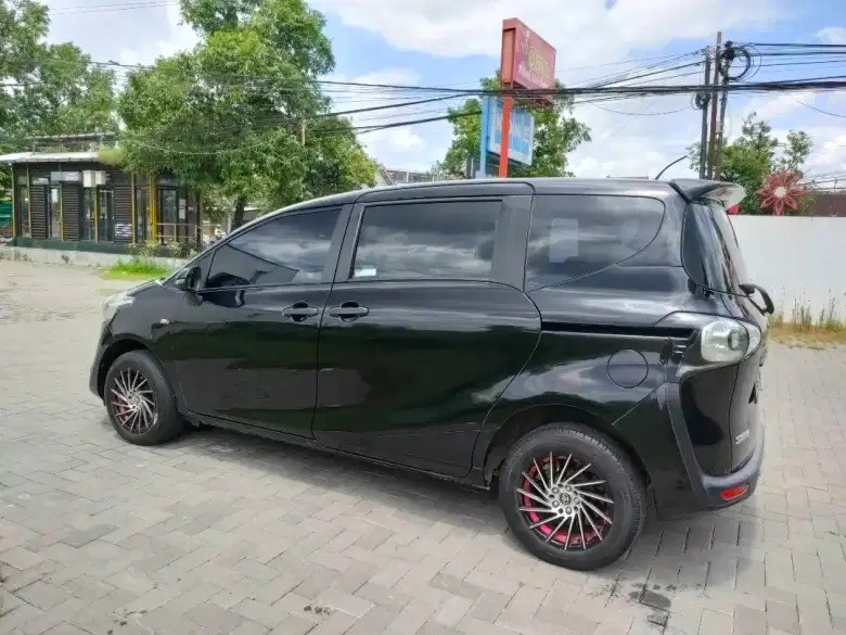 2016 Toyota Sienta E MT 2016 Toyota Sienta E MT
