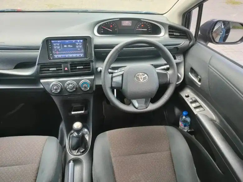 2016 Toyota Sienta E MT 2016 Toyota Sienta E MT