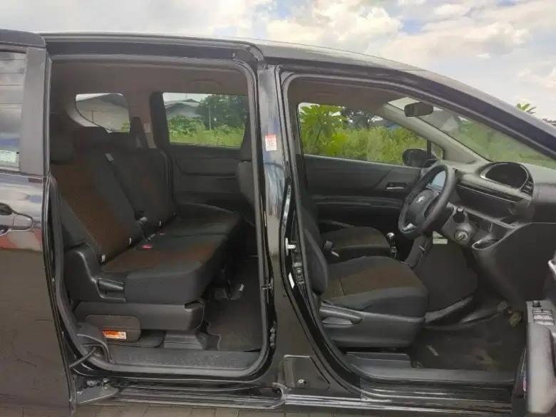 2016 Toyota Sienta E MT 2016 Toyota Sienta E MT