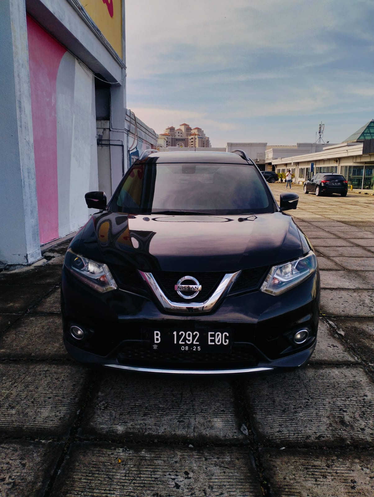 Second Hand 2015 Nissan X Trail  2.5 CVT Second Hand 2015 Nissan X Trail  2.5 CVT