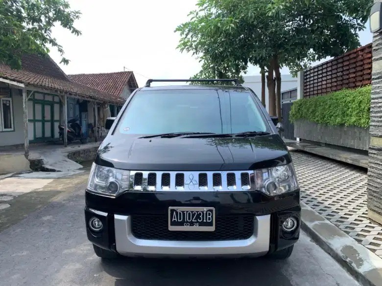 2014 Mitsubishi Delica 2.0 CC 4X2 AT Bekas 2014 Mitsubishi Delica 2.0 CC 4X2 AT Bekas
