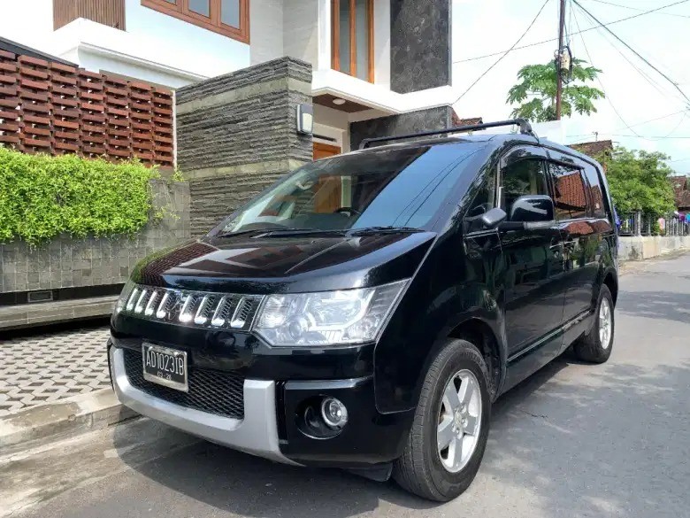 2014 Mitsubishi Delica 2.0 CC 4X2 AT 2014 Mitsubishi Delica 2.0 CC 4X2 AT