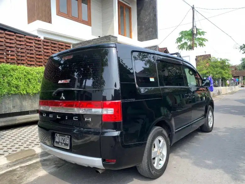 2014 Mitsubishi Delica 2.0 CC 4X2 AT 2014 Mitsubishi Delica 2.0 CC 4X2 AT