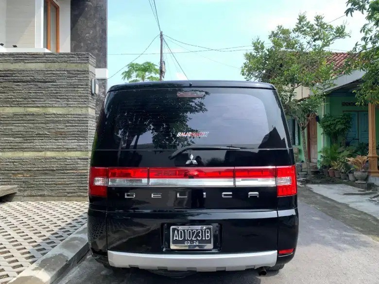 2014 Mitsubishi Delica 2.0 CC 4X2 AT 2014 Mitsubishi Delica 2.0 CC 4X2 AT