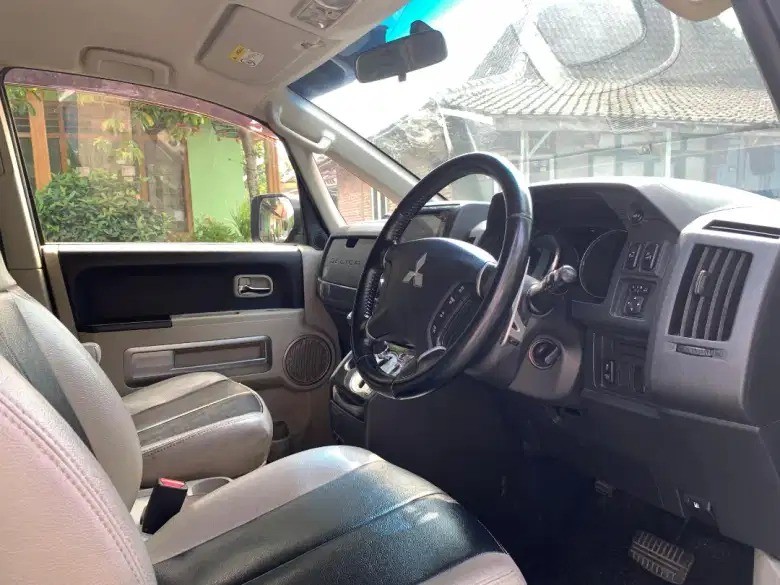 2014 Mitsubishi Delica 2.0 CC 4X2 AT 2014 Mitsubishi Delica 2.0 CC 4X2 AT