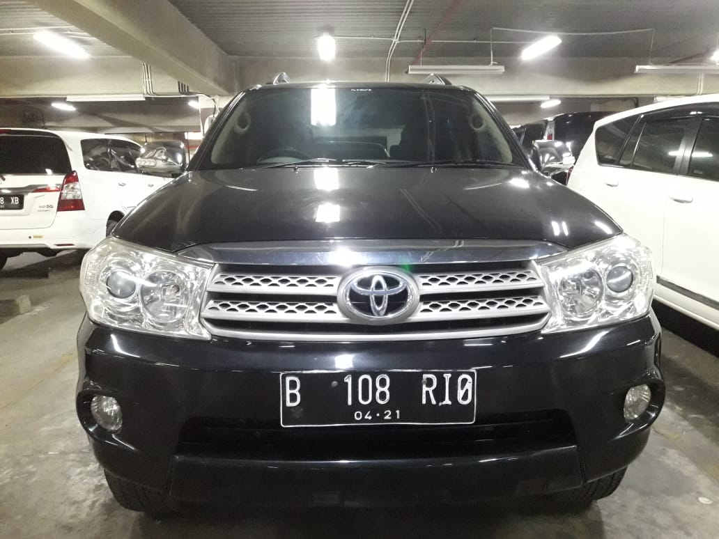 2011 Toyota Fortuner  2.7 G Lux A/T