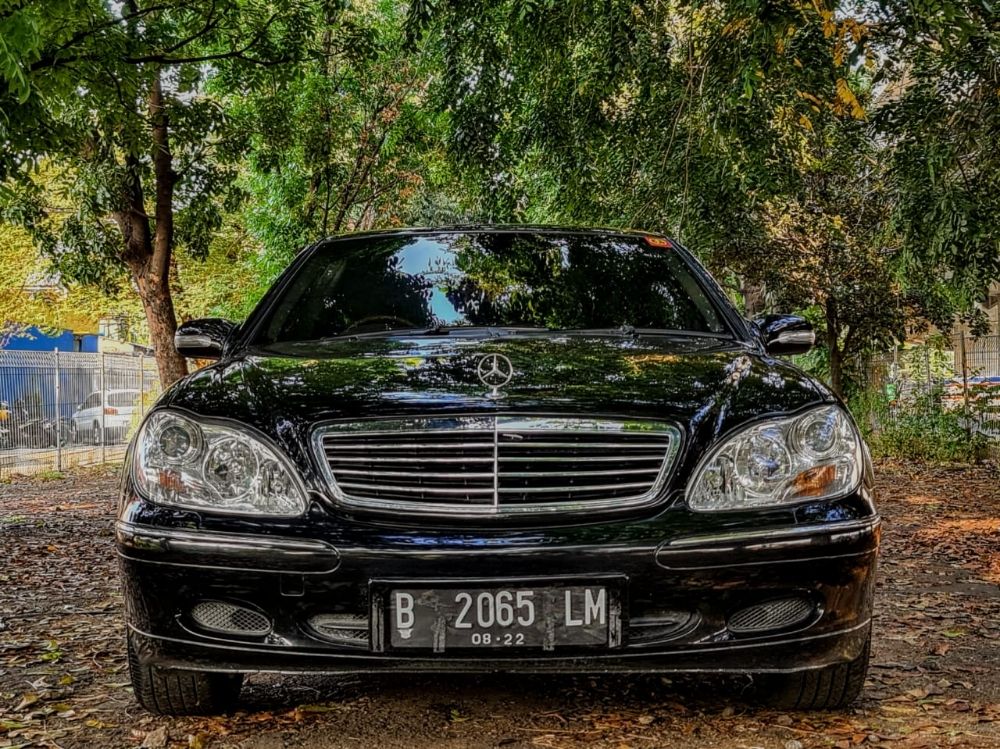 Old 2002 Mercedes Benz S-Class S 500 S 500