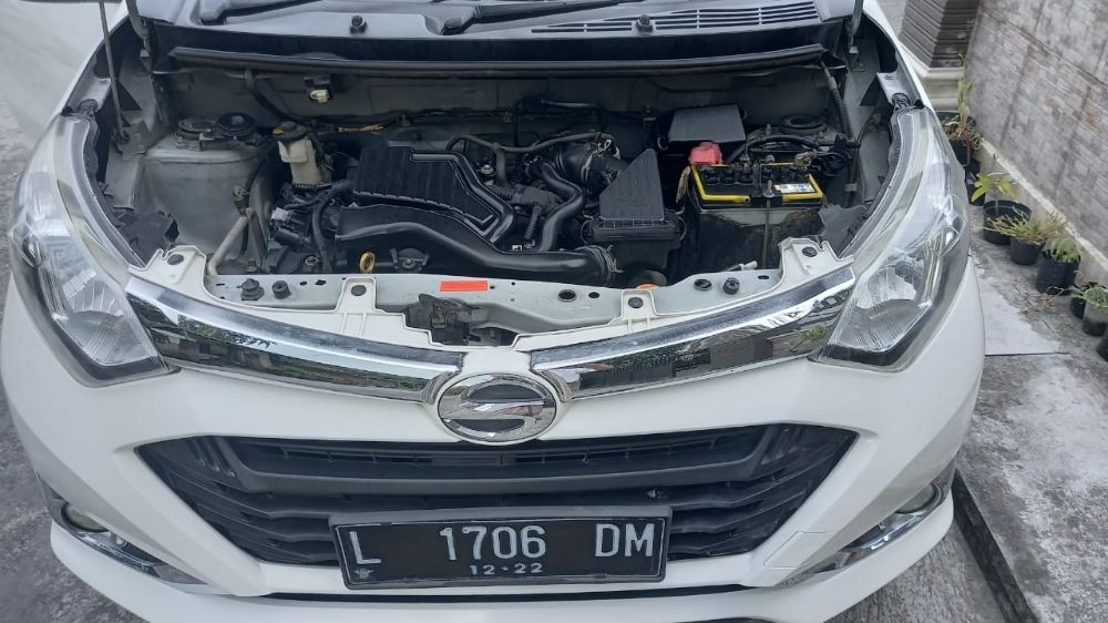2017 Daihatsu Sigra  1.2 R MT