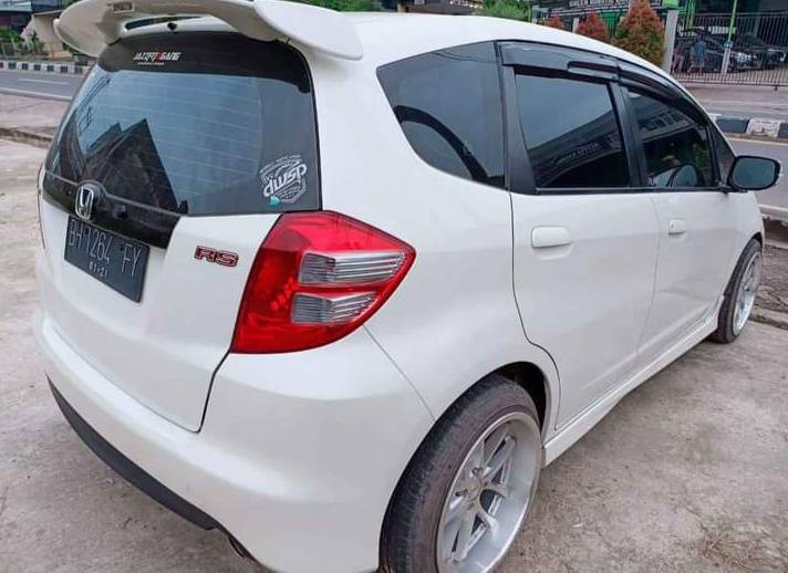 Beli mobil bekas