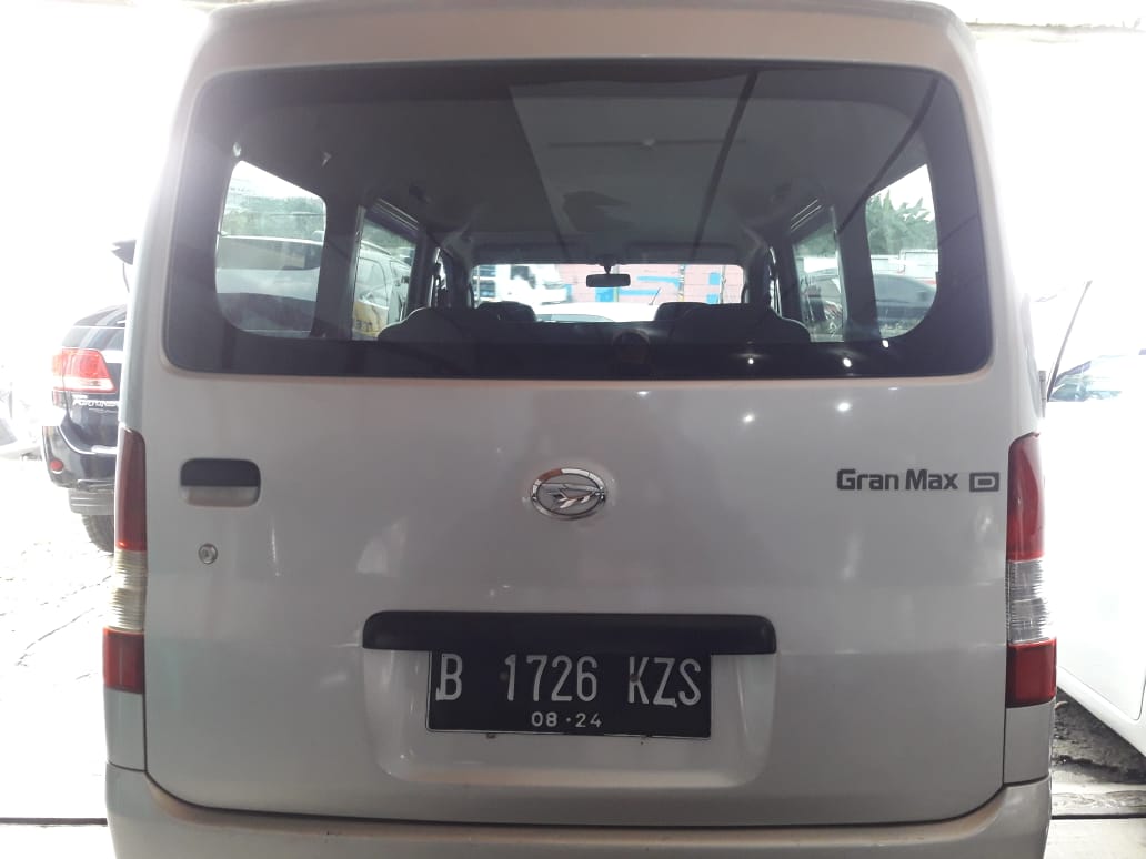 Dijual 2014 Daihatsu Gran Max MB Minibus 1.3L D Mini Bus MT Minibus 1.3L D Mini Bus MT Bekas
