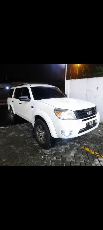 Old 2012 Ford Everest 4X4  Limited 2.5L AT 4X4  Limited 2.5L AT