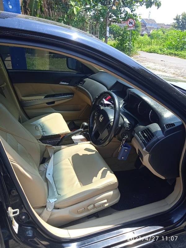 Old 2010 Honda Accord  2.4L VTi 2.4L VTi