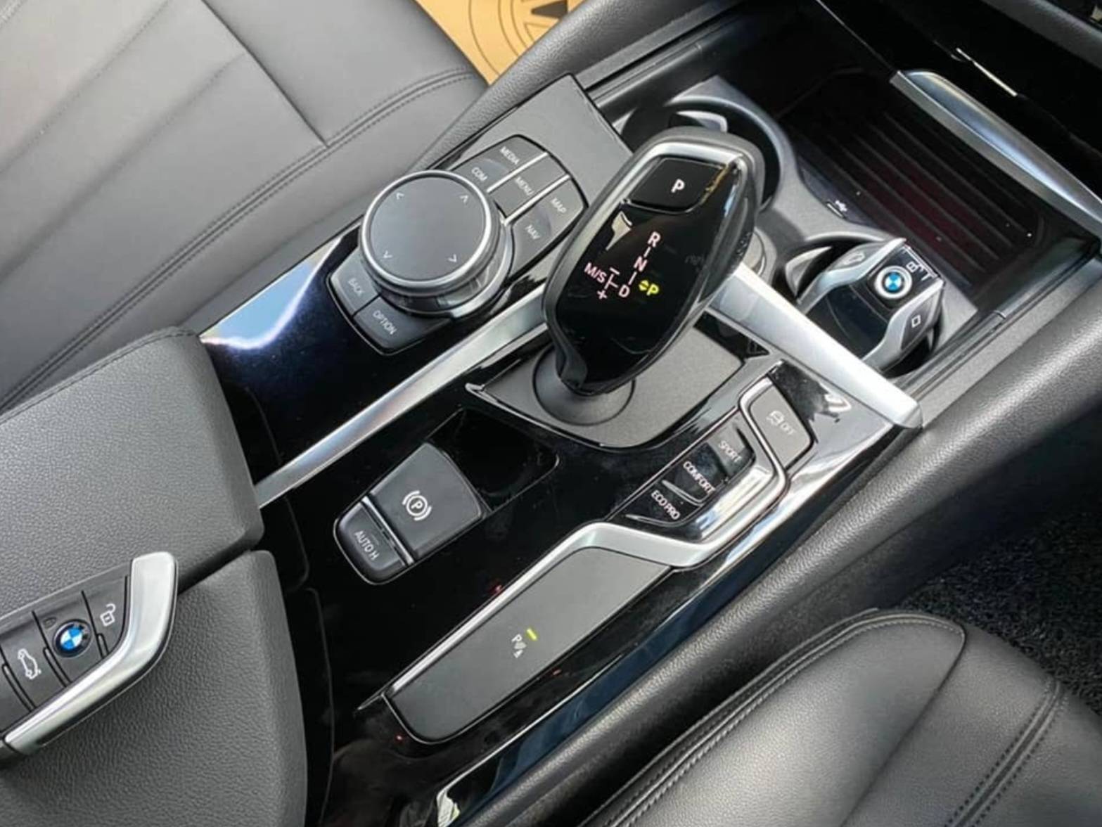 Dijual 2019 BMW 5 Series Sedan 520i Luxury 520i Luxury Bekas