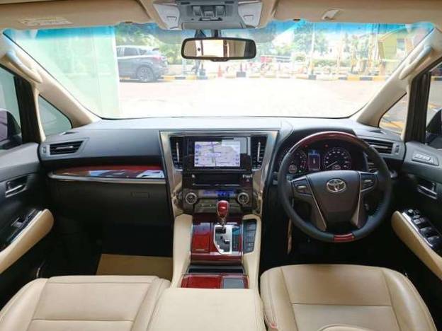 Dijual 2013 Toyota Alphard 2.5 G A/T 2.5 G A/T Bekas