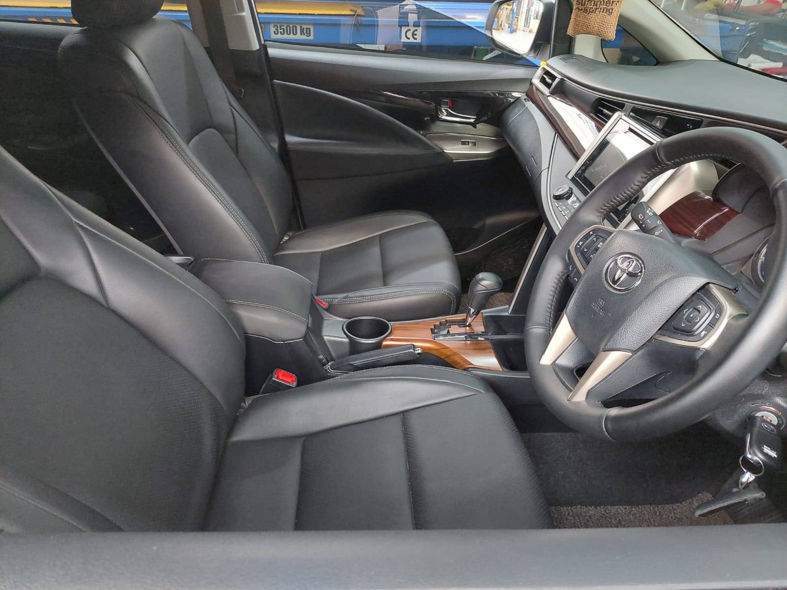 Dijual 2016 Toyota Kijang Innova REBORN 2.4 V MT DIESEL LUX REBORN 2.4 V MT DIESEL LUX Bekas