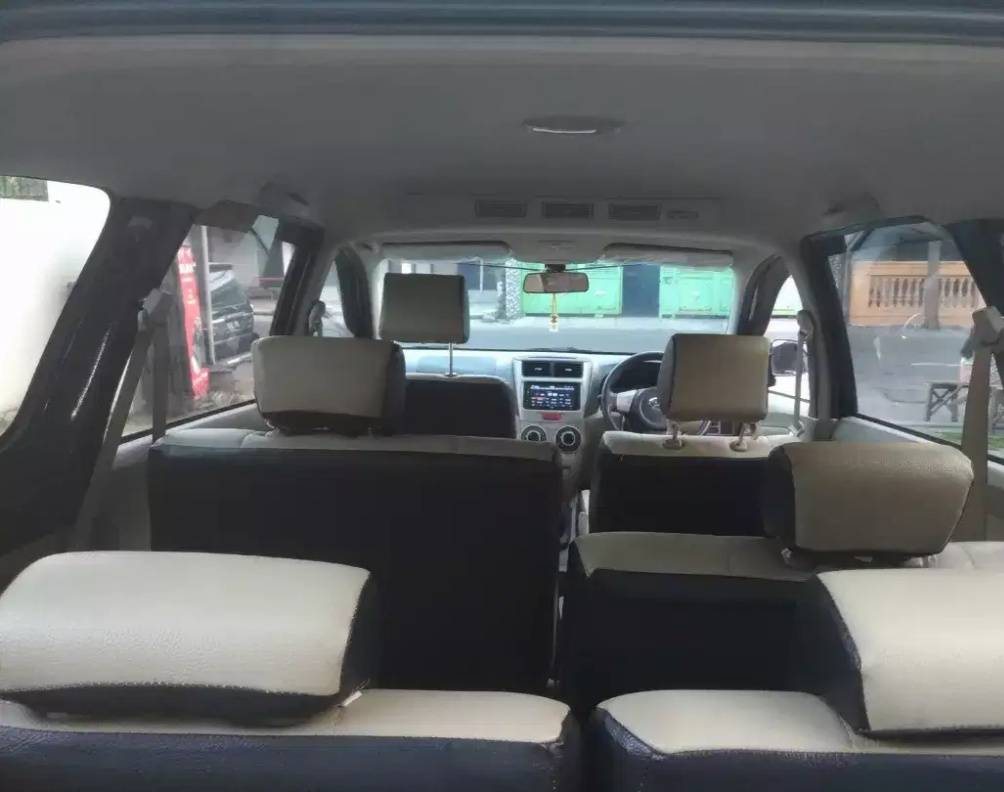 Dijual 2015 Daihatsu Xenia 1.3 X MT 1.3 X MT Bekas