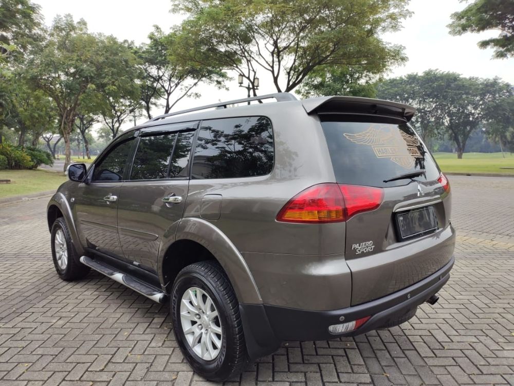 Old 2011 Mitsubishi Pajero Sport Exceed AT 4x2 Exceed AT 4x2