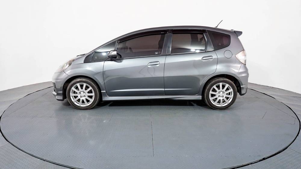 Dijual 2013 Honda Jazz  1.5L RS AT 1.5L RS AT Bekas
