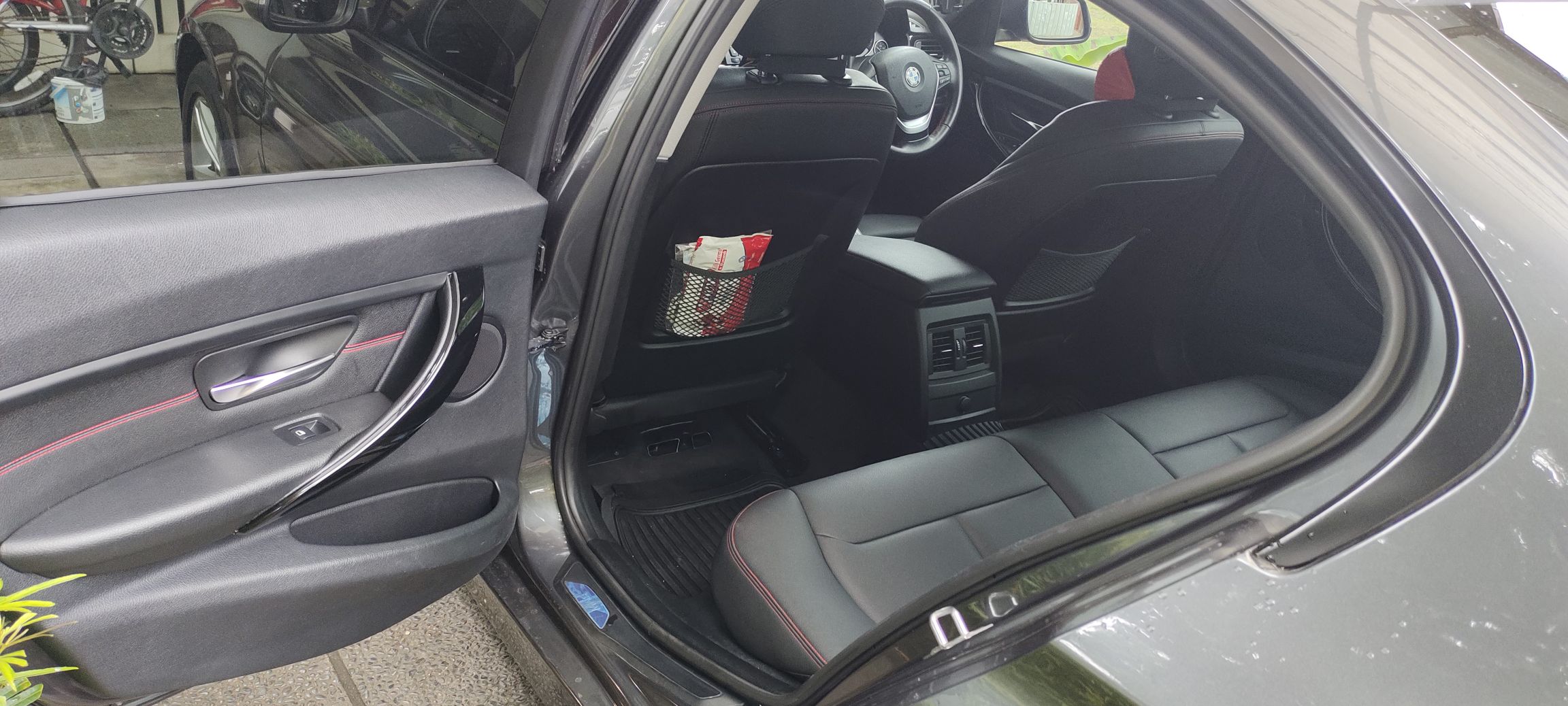 2014 BMW 3 Series Sedan 320i Sport 2014 BMW 3 Series Sedan 320i Sport