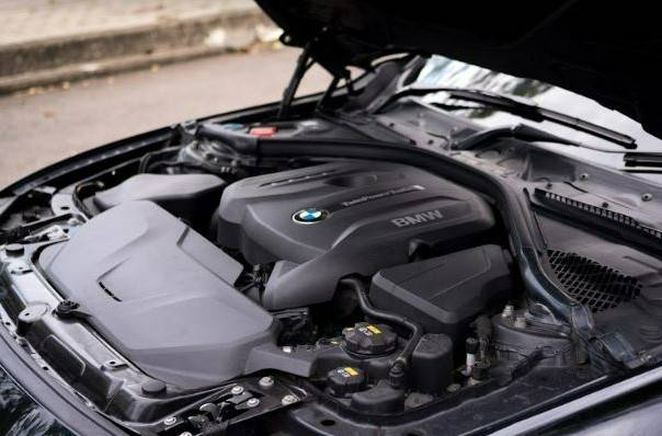 2017 BMW 3 Series Sedan  320i LCI SPORT 2017 BMW 3 Series Sedan  320i LCI SPORT