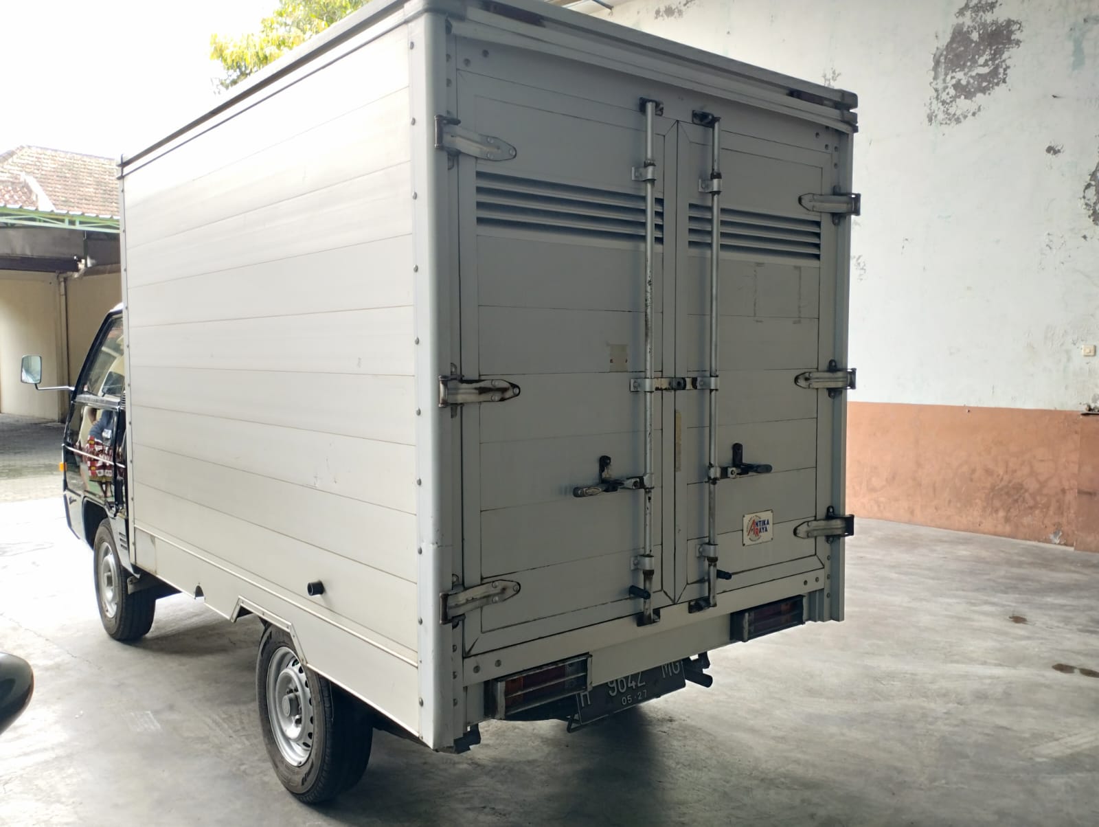 2017 Mitsubishi L300  L 300 SOLAR PU 2017 Mitsubishi L300  L 300 SOLAR PU