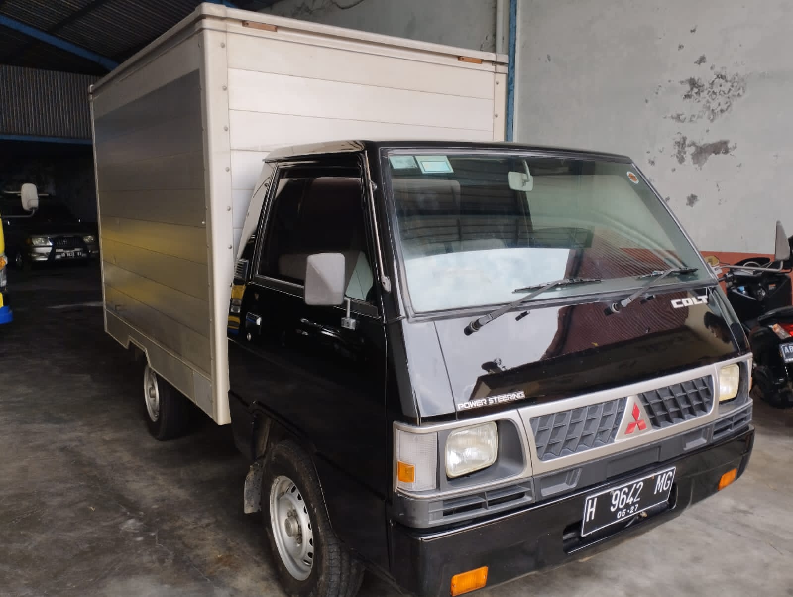 2017 Mitsubishi L300  L 300 SOLAR PU Bekas 2017 Mitsubishi L300  L 300 SOLAR PU Bekas