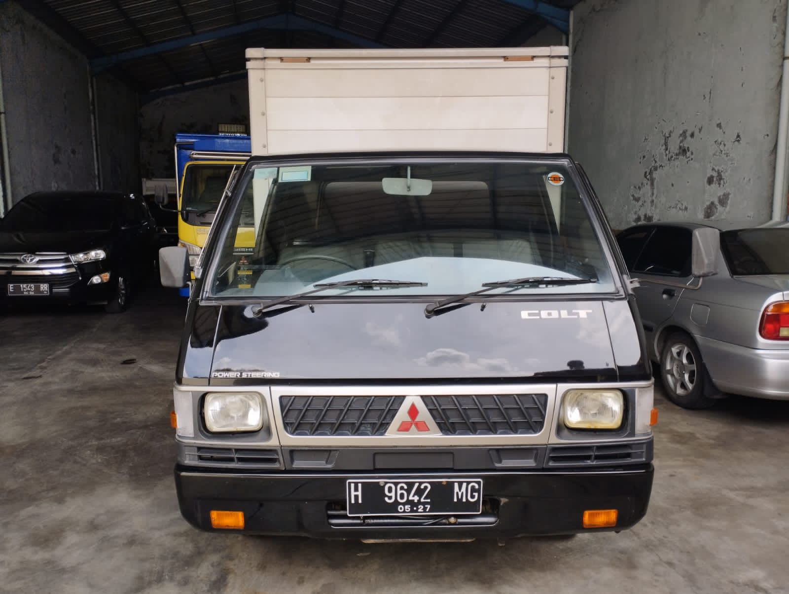 2017 Mitsubishi L300  L 300 SOLAR PU 2017 Mitsubishi L300  L 300 SOLAR PU