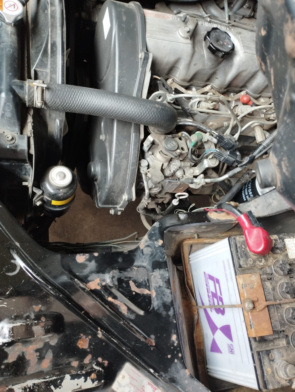 2017 Mitsubishi L300  L 300 SOLAR PU 2017 Mitsubishi L300  L 300 SOLAR PU