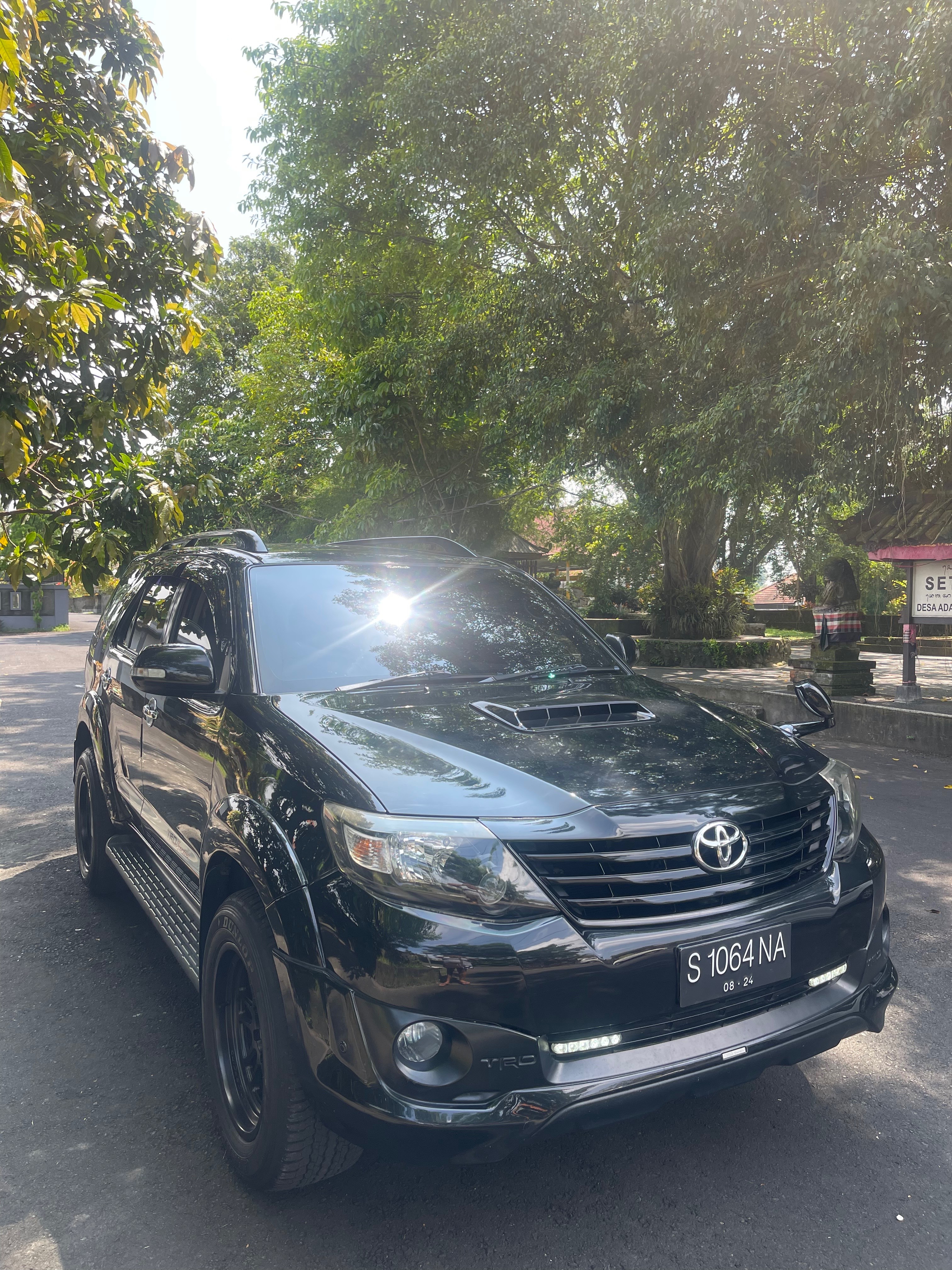 2012 Toyota Fortuner  4X2 2.5 G AT DIESEL 2012 Toyota Fortuner  4X2 2.5 G AT DIESEL